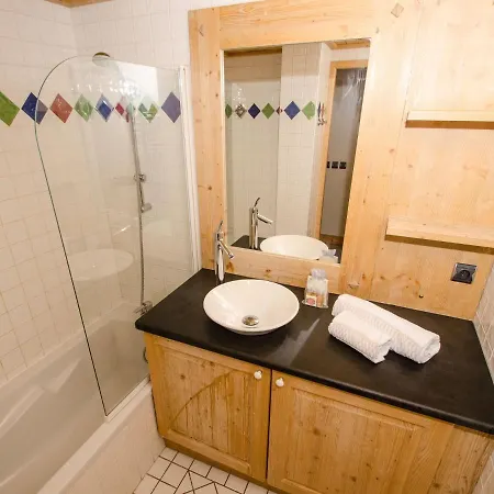 Very Nice Cozy And Bright Apartment Near The Center Of Chamonix Apartment *